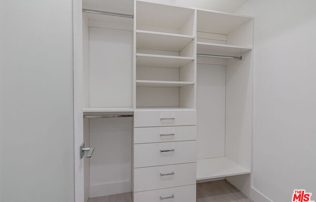 Studio, 1 bath, 600 sqft, $3,495, Unit 1012