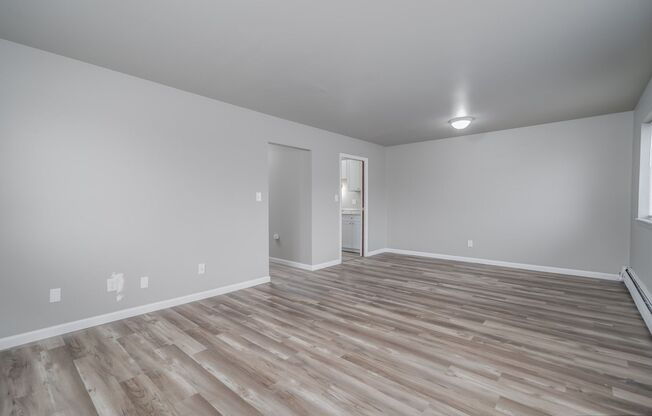 2 beds, 1 bath, 900 sqft, $1,099, Unit 433-105