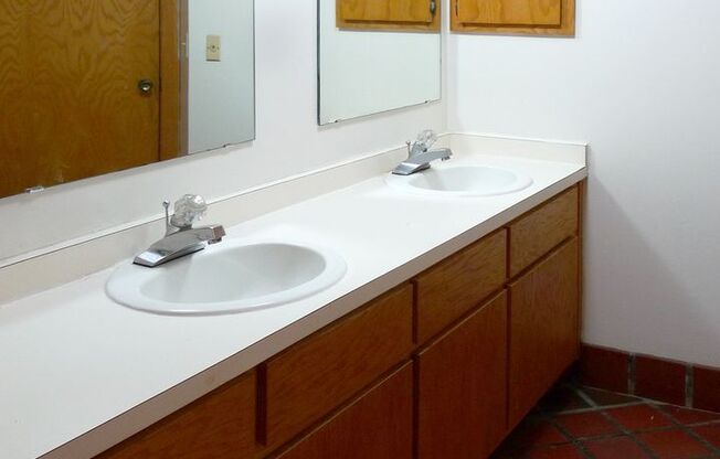 1 bed, 1 bath, 410 sqft, $1,125, Unit 24 - D