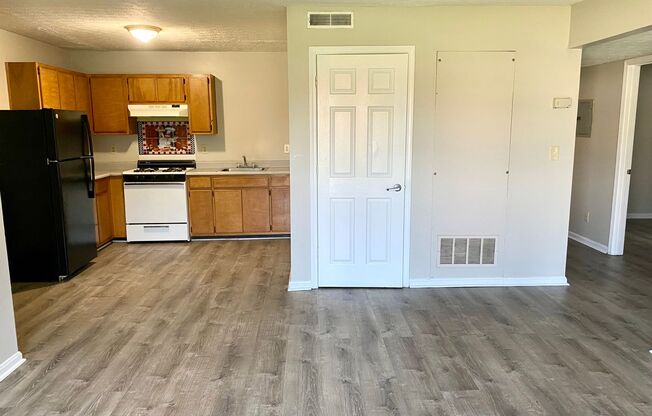 Remodeled 3 bedroom apartment in Portland - Section 8 accepted