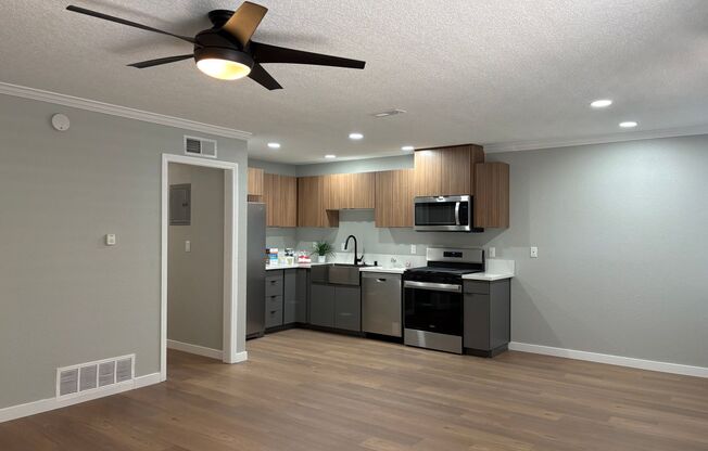 2 beds, 1 bath, 950 sqft, $2,805, Unit 0007