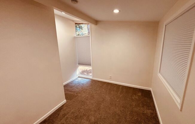 Charming 4 bedroom 2 bath home- West Linn, OR