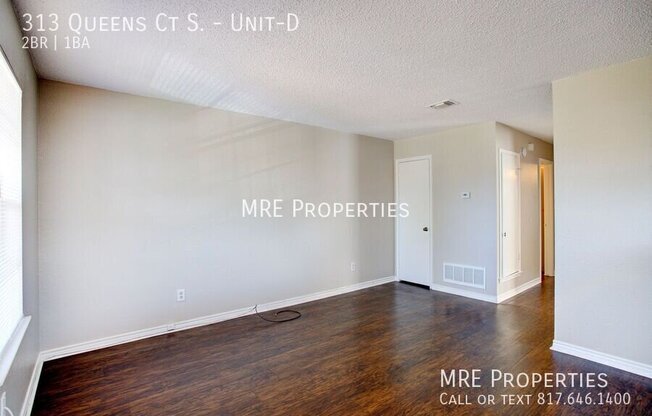 313 QUEENS CT S