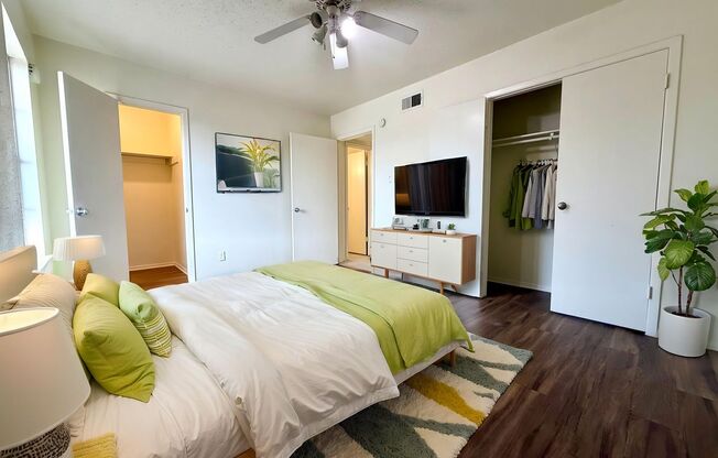 1 bed, 1 bath, 700 sqft, $999, Unit LAW9-307