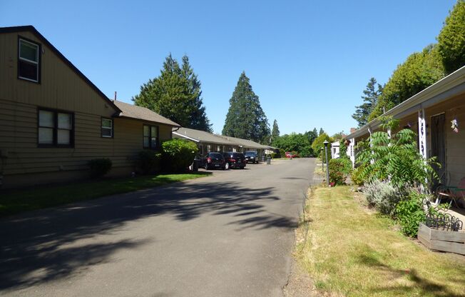 1781-1783 Park Ave NE Salem, OR 97301