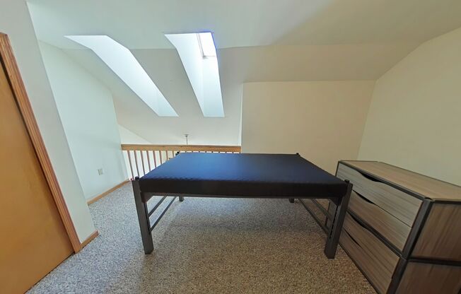 3 beds, 2 baths, $3,600, Unit CV 1002-K