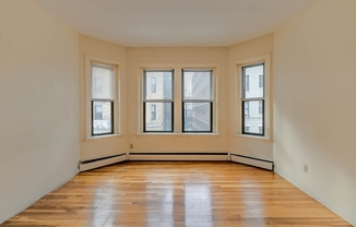 1 bed, 1 bath, 525 sqft, $2,400, Unit 34