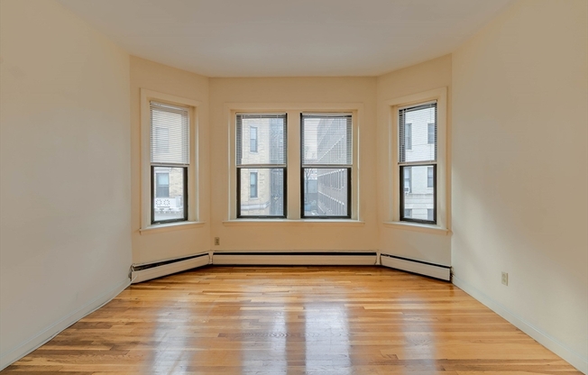 1 bed, 1 bath, 525 sqft, $2,400, Unit 34
