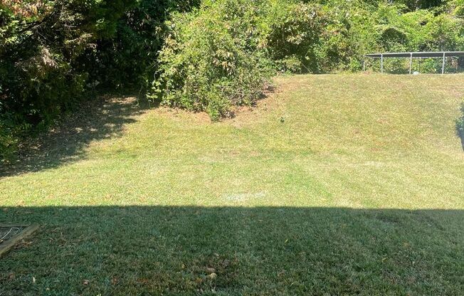 Beautiful 2 story home in Crestdale Crossing in Matthews!