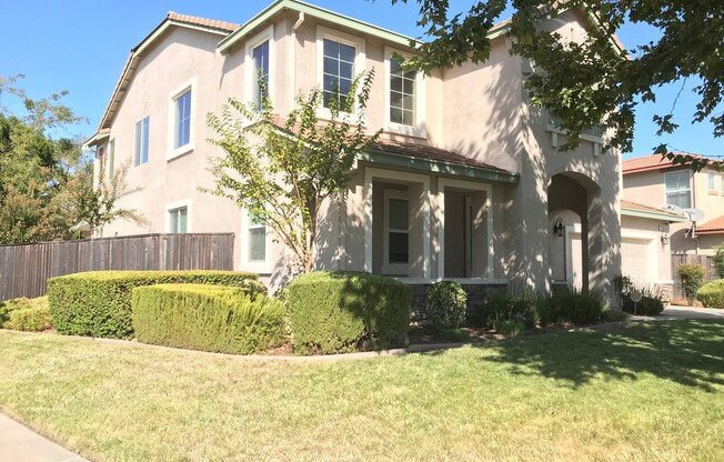 Beautiful Plumas Lake Home