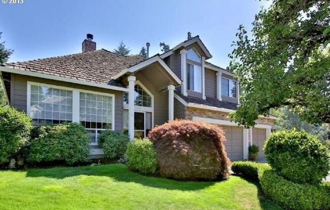 Spacious and Bright 4 Bedroom Home in Beaverton!