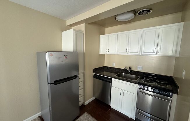 Studio, 1 bath, 360 sqft, $2,350