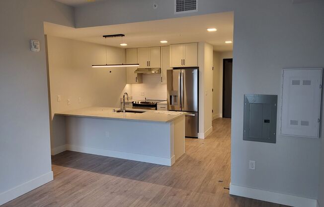 Studio, 1 bath, 657 sqft, $1,915, Unit #303