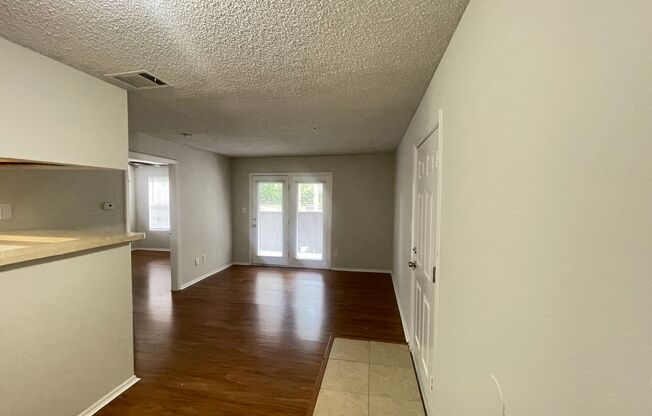 1 Bed / 1 Bath Condo in Gated Comm. In Altamonte Springs, Available Now!!