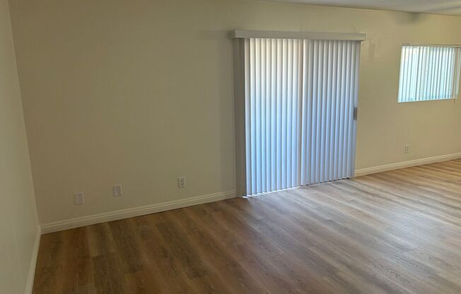 Charming 2 bedroom 2 bathroom Condo in Oceanside!