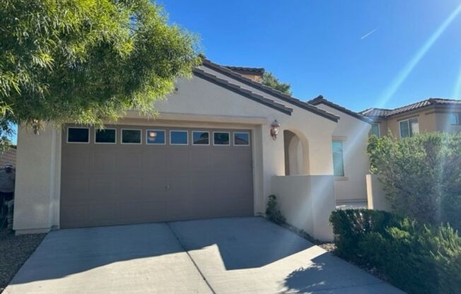 Beautiful 4 bedroom home In Paseos Summerlin - minutes from DT Summerlin and Red Rock Canyon!!