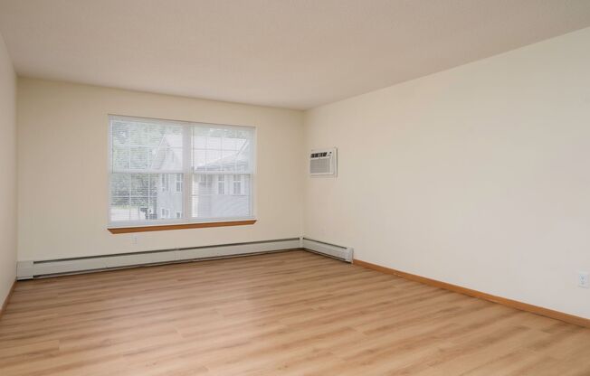 2 beds, 1 bath, 974 sqft, $1,585, Unit 209