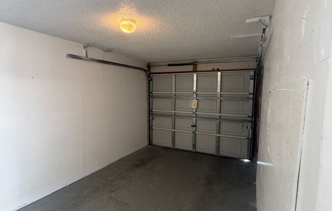 2 beds, 1.5 baths, $1,400