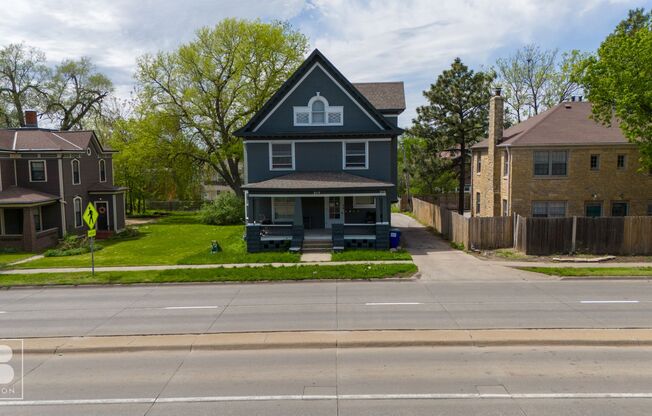 Huge Remodeled 3 Bed 1 Bath near downtown Lincoln!