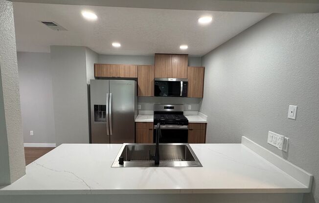 2 beds, 1 bath, 790 sqft, $2,395, Unit M203