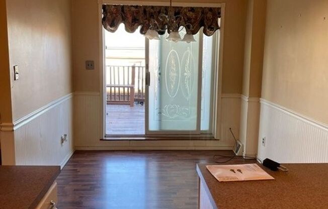 Stunning 6-Bedroom Home with Parking Spot and Large Yard! Available NOW!