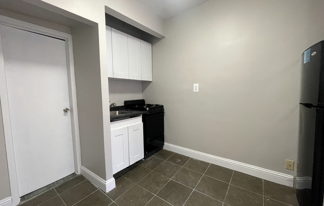 Studio, 1 bath, $2,600, Unit 402