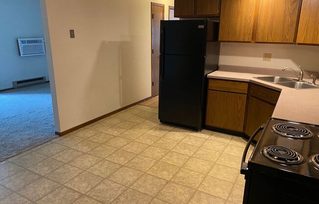 2 beds, 1 bath, 700 sqft, $895, Unit Apt 208