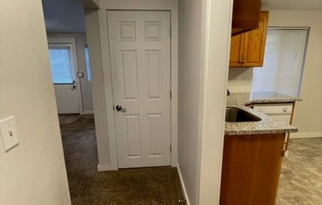 1 bed, 1 bath, $900, Unit 220