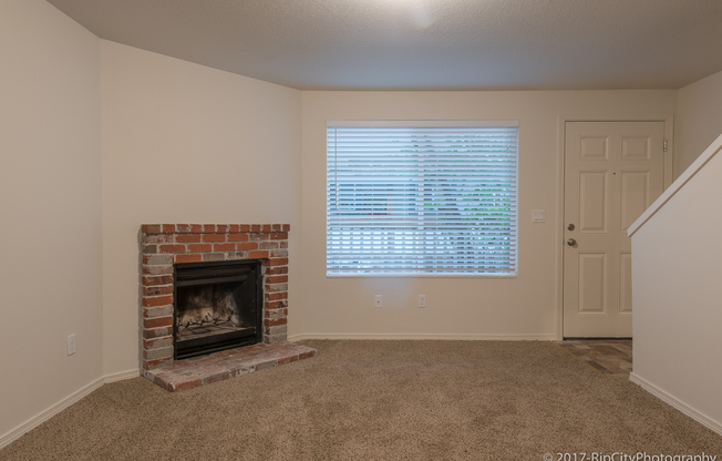 2 beds, 1 bath, 832 sqft, $1,495, Unit B