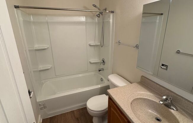 1 bed, 1 bath, $895, Unit #2