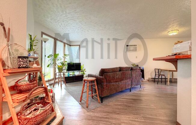 Ideally Located South Hill Unit