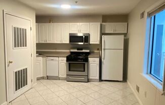 2 beds, 1 bath, $2,300