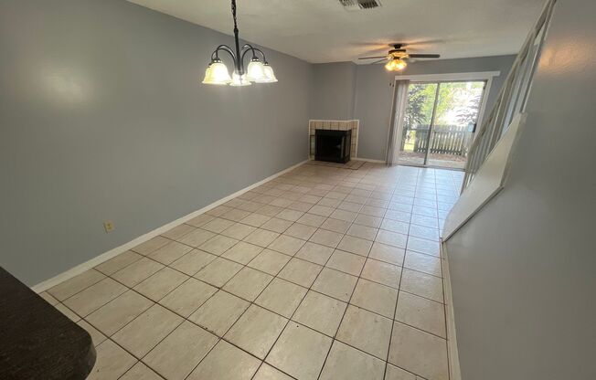 For Rent-2-bedroom, 2.5-bathroom located in the vibrant community of Tampa