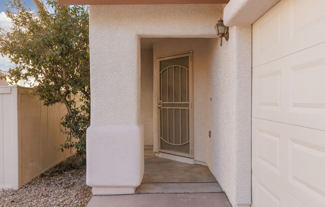 Well mainted SW 3 bedroom home for only $1895!