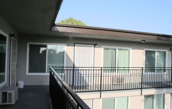 1 bed, 1 bath, $2,050, Unit 10