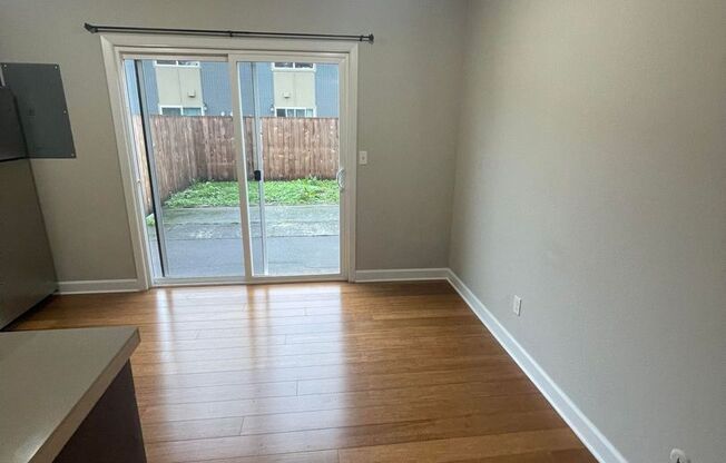 2 beds, 1 bath, $1,795, Unit 05