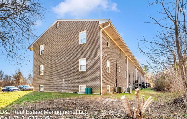 2 beds, 1 bath, 900 sqft, $1,195, Unit Apartment 2