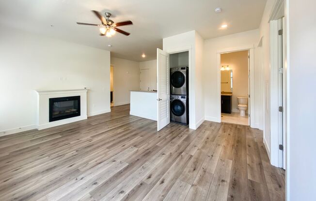 3 beds, 2 baths, 980 sqft, $2,375, Unit 220