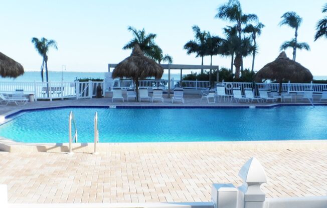 FURNISHED 2/2 GOLF COURSE  6 MONTH RENTAL APR. 29 - OCT. 31, 2026