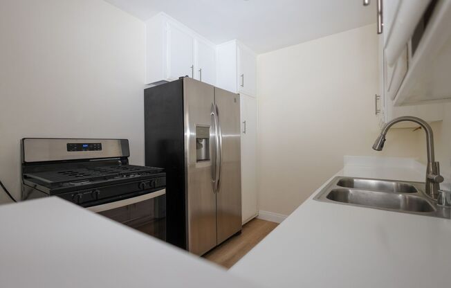 1 bed, 1 bath, $2,195, Unit 07