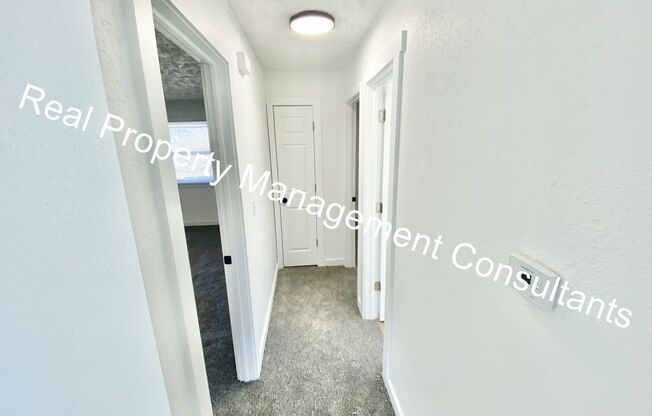 2 beds, 1 bath, 800 sqft, $1,100, Unit Unit 19