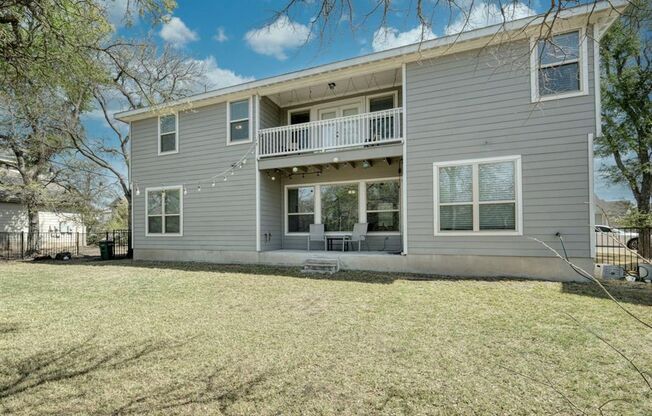 Stunning 3-Bedroom Modern Home with Luxurious Upgrades in Prime Austin Location