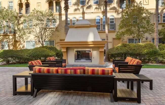 Furnished Exquisite 1-Bedroom Luxury Condo Minutes from the LV Strip with Resort-Style Amenities
