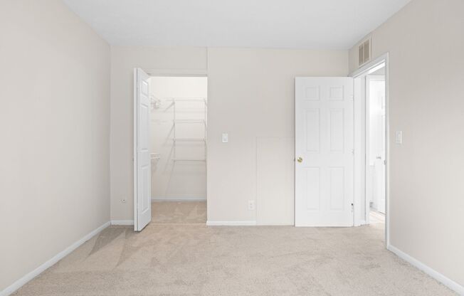 2 beds, 1 bath, 800 sqft, $1,100, Unit 379-206