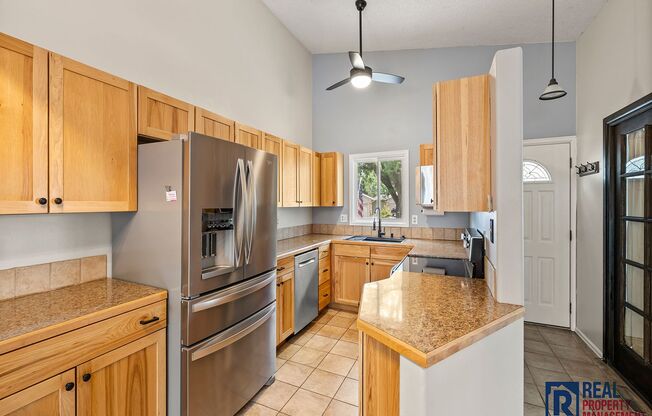Beautiful 4 Bed 2 Bath Townhome in Central Fort Collins!