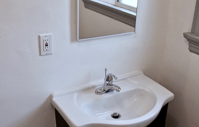 Studio, 1 bath, $1,290, Unit 205