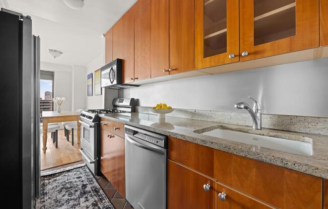 1 bed, 1 bath, 887 sqft, $5,900, Unit 20N
