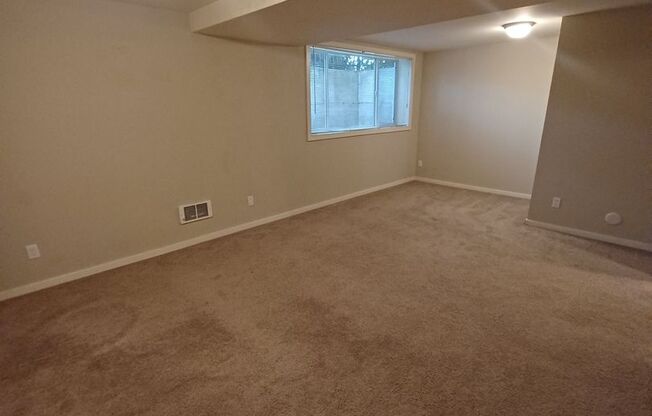 Studio, 1 bath, 550 sqft, $1,395