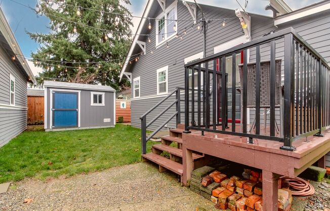 3 beds, 1.5 baths, $3,200