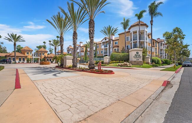Stylish Furnished 2BR/2BA Condo with Resort Amenities in Prime Mission Valley Location! - Move in Special!!!